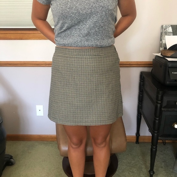 AE Mini Skirt - Picture 4 of 4